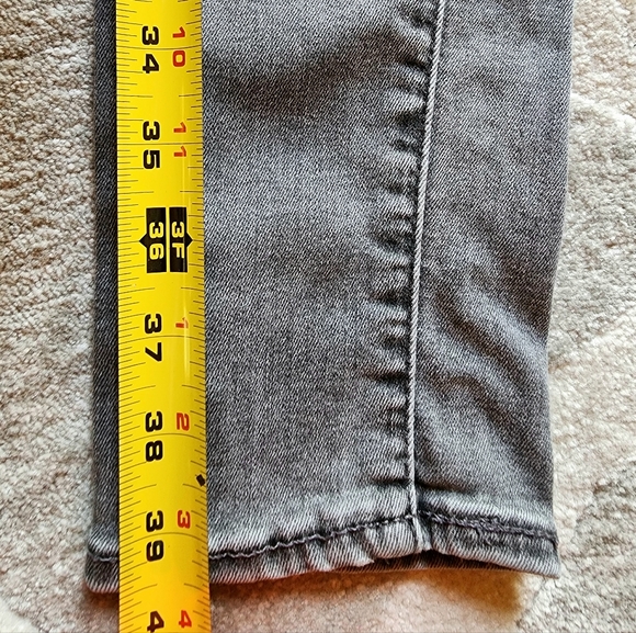 Levi's Skinny High Waist Jeans EUC - Picture 5 of 7